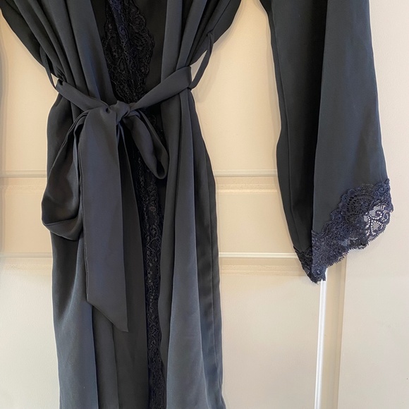 La Vie en Rose Lace Trim Kimono - Picture 4 of 9